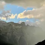 Bujtina Pllumi B&B 세스