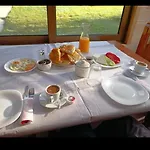 Bujtina Pllumi Bed & Breakfast Theth