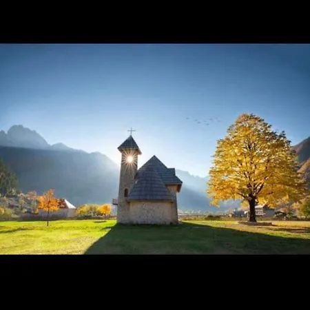 Bujtina Pllumi * Theth