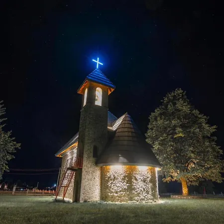 Bujtina Pllumi 3*