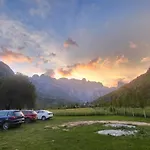 Bujtina Pllumi Bed and Breakfast