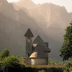 Bed and Breakfast Bujtina Pllumi