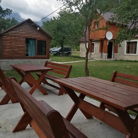 Bujtina Pllumi Theth