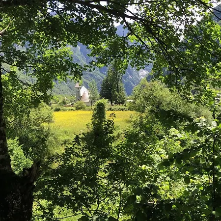 Bujtina Pllumi Bed & Breakfast Theth