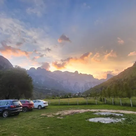 Bujtina Pllumi Bed & Breakfast