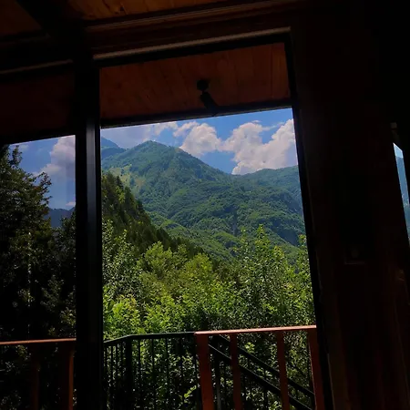 Bujtina Pllumi B&B 세스